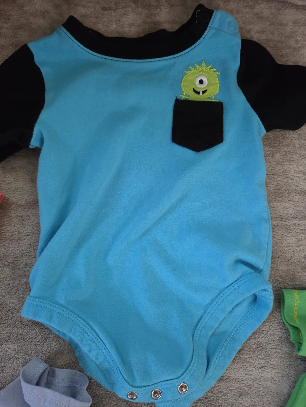 Five Boys 18m Short Sleeve Onsies